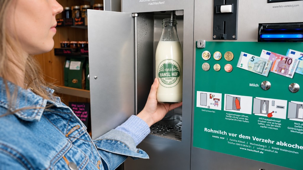 Frische Rohmilch an der Milchtankstelle